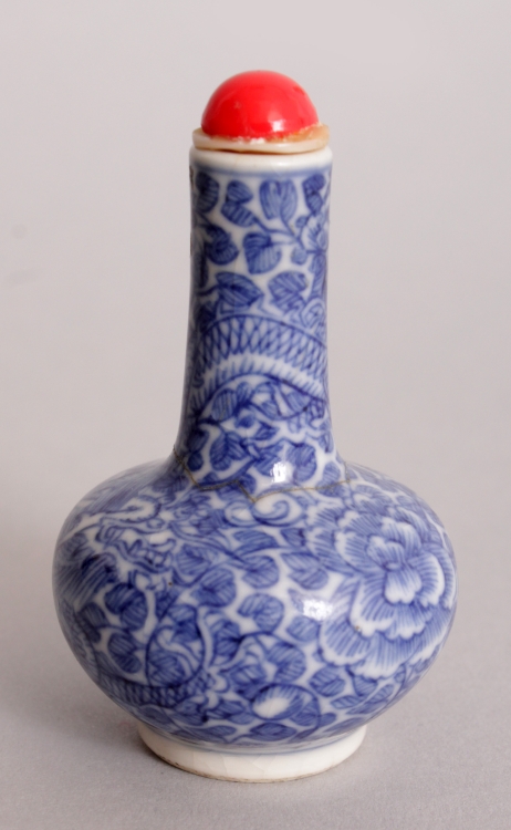 Chinese Blue & White Porcelain snuff bottle